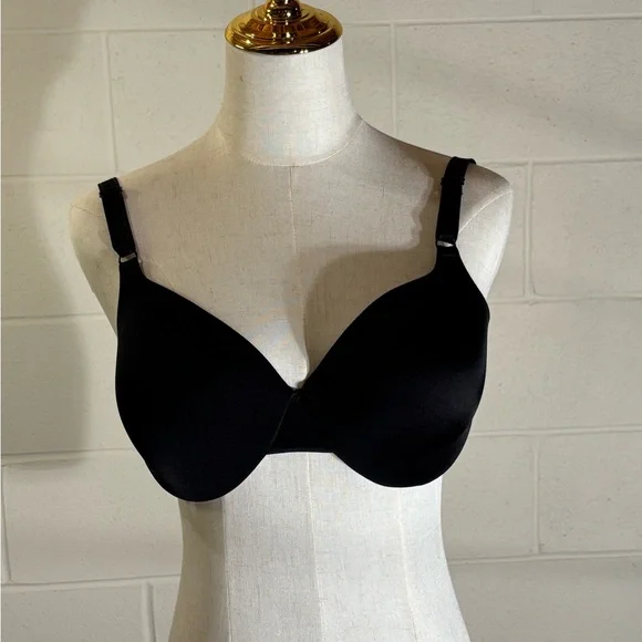 Warner's Classic Black Bra - Picture 2 of 5